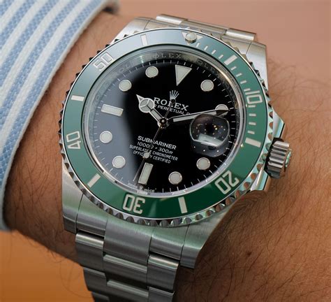 rolex submariner schwarz grün|rolex submariner with green bezel.